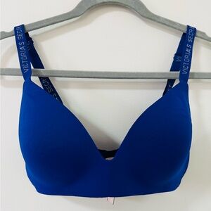 Victoria's Secret 32D T-shirt Lightly Lined Wireless Bra